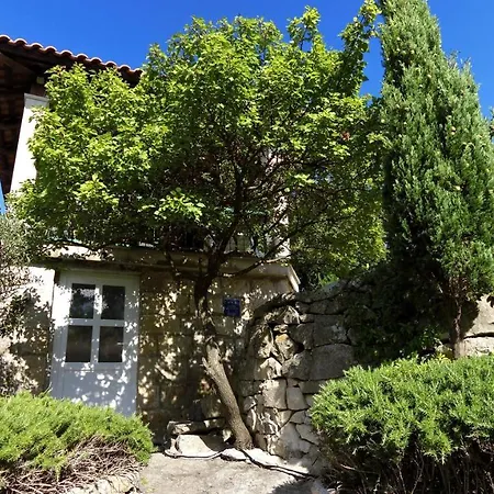 Apartman Skylight - Two Bedroom With Swimming Pool And Garden View