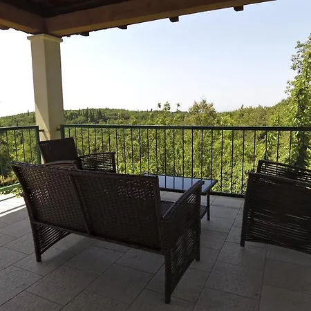 Skylight - Two Bedroom With Swimming Pool And Garden View Apartment *