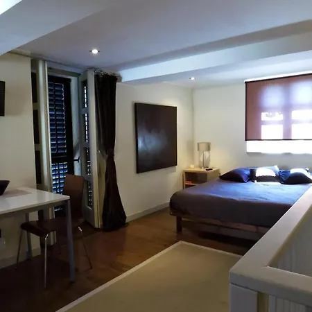 Skylight - Two Bedroom With Swimming Pool And Garden View *