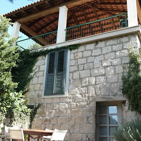 Apartment Skylight - Two Bedroom With Swimming Pool And Garden View