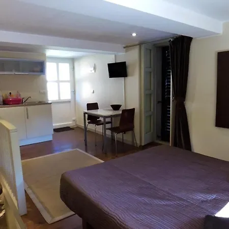 Skylight - Two Bedroom With Swimming Pool And Garden View Apartment Mocici
